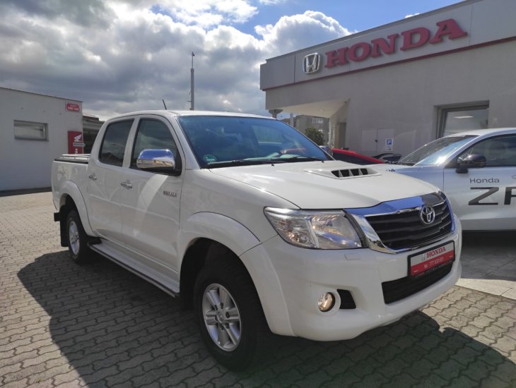 Toyota Hilux Double Cab 3.0D-4D AT 4WD