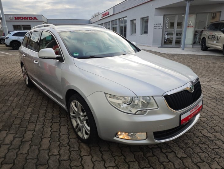 Škoda Superb 3.6 V6 Bi-Xenon DSG 4x4 191kW